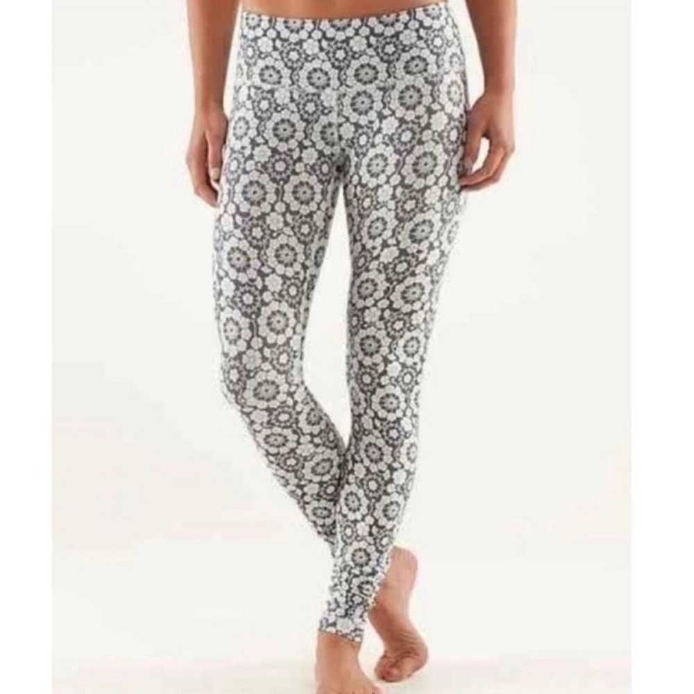 Lululemon Wunder Under Crop